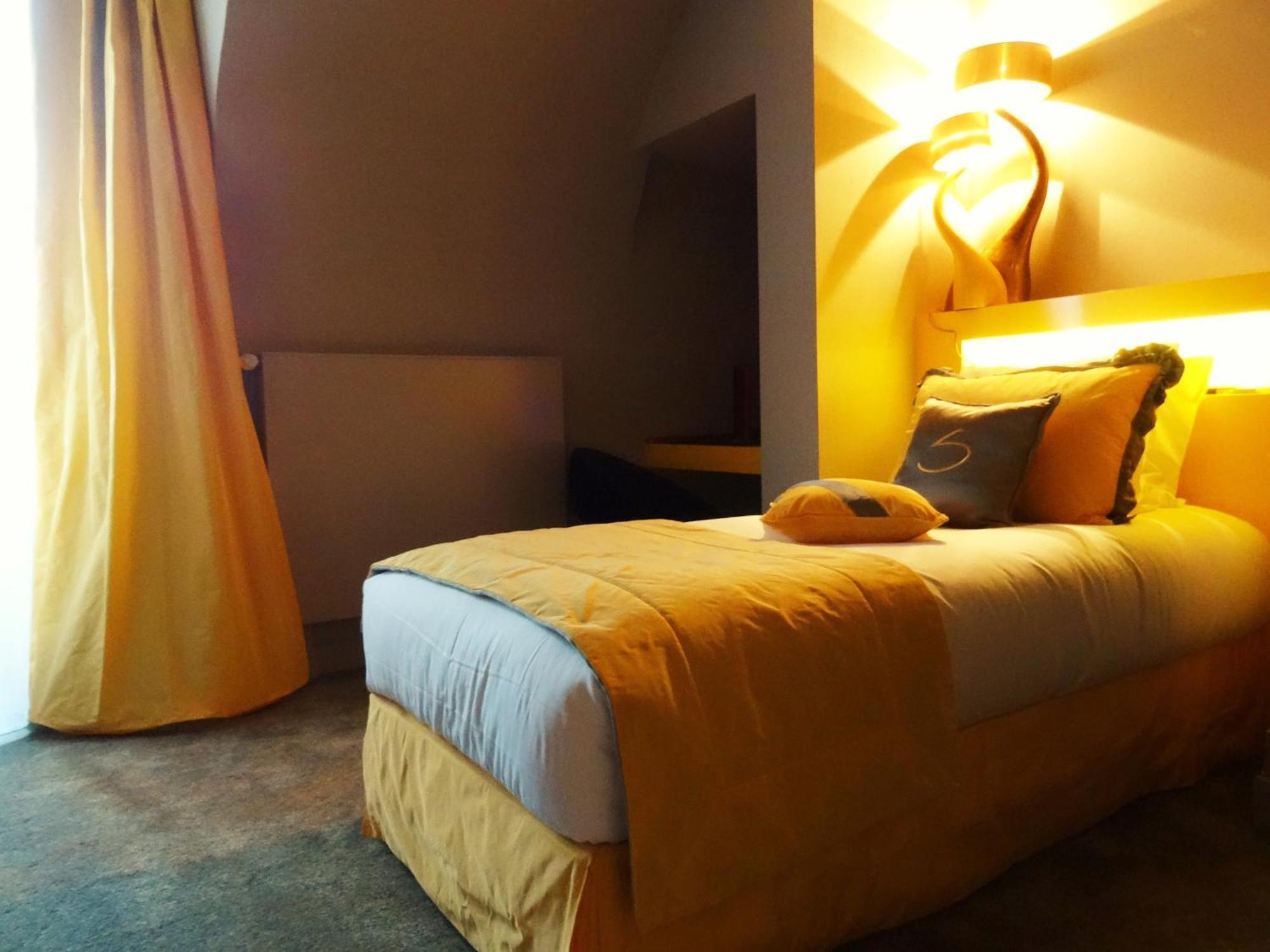 Le Stelsia Resort Saint-Sylvestre-sur-Lot Room photo